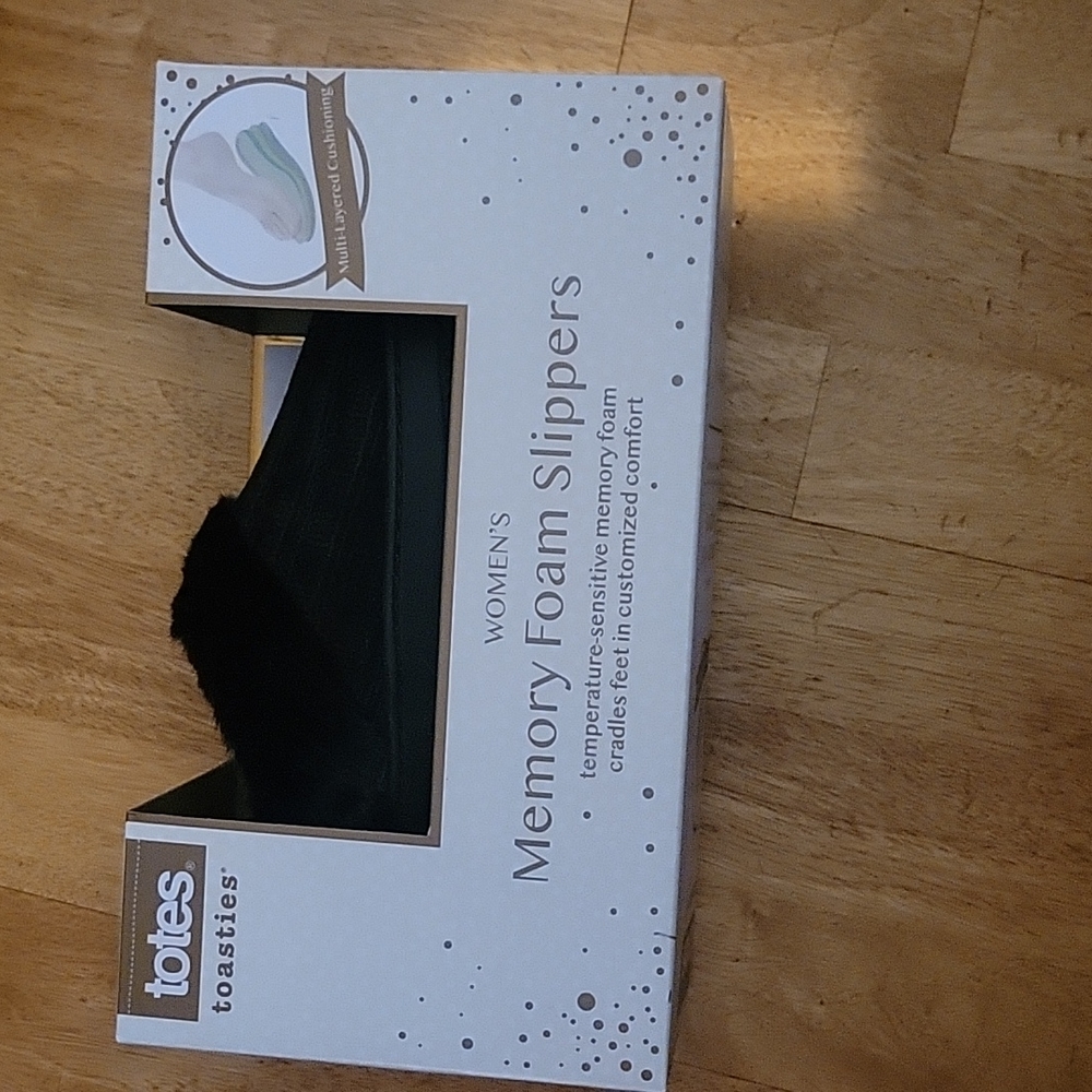 NWT Totes Toasties Slippers Large